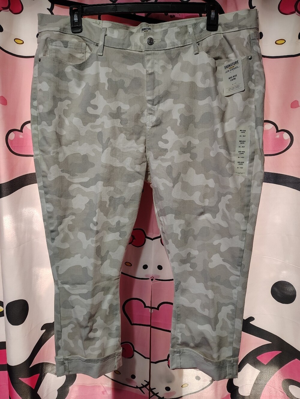 NWT Levi Strauss Mid-Rise Capris - Size 24 - Picture 2 of 6